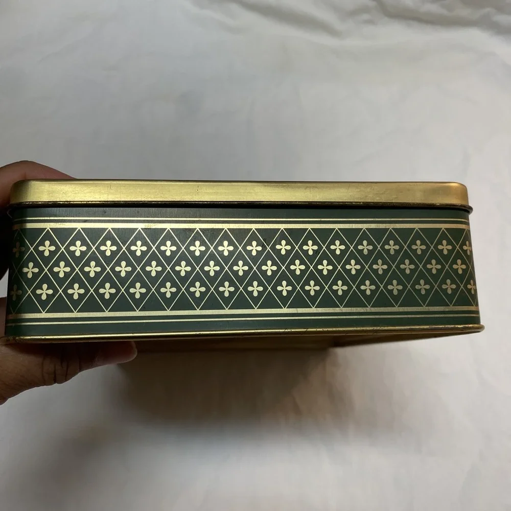 Hinged Decorative Metal Tin Il Giardino Dell' Amore‎ 9x7x2